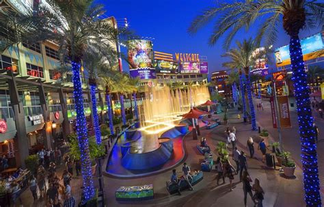 Westgate glendale az - Aug 24, 2021 · Eight new businesses, including restaurants and a service center for a big-name carmaker, are planning to open over the next year in Glendale's Westgate Entertainment District, which currently has ... 